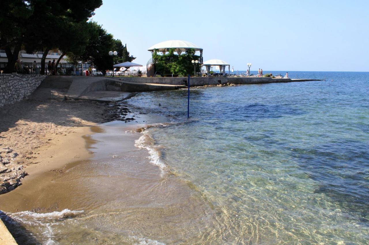 Apartments With A Parking Space Umag - 7057 Exterior photo